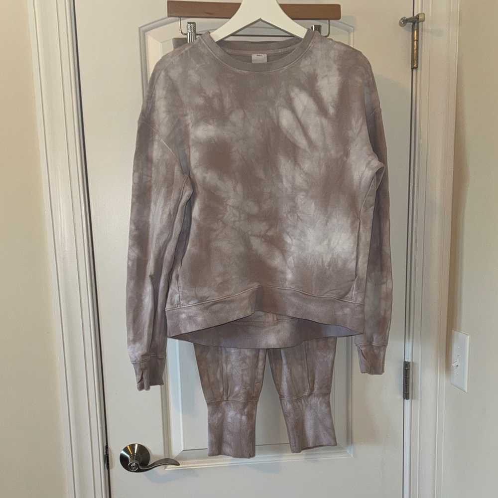 all in motion Taupe & White Tie-Dye Lounge Set